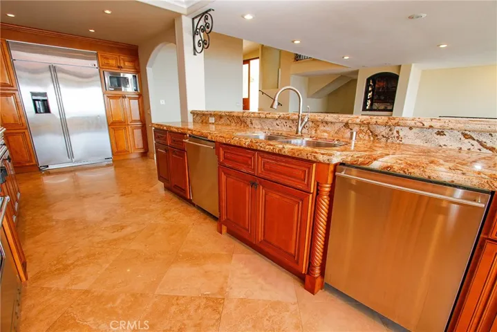 621 Loretta Drive, Laguna Beach, California 92651