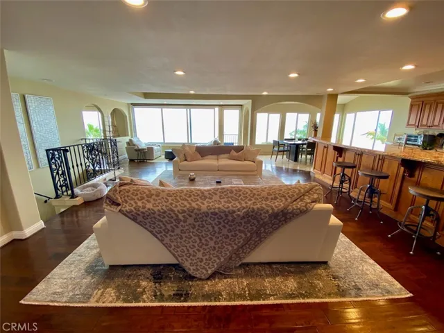 621 Loretta Drive, Laguna Beach, California 92651