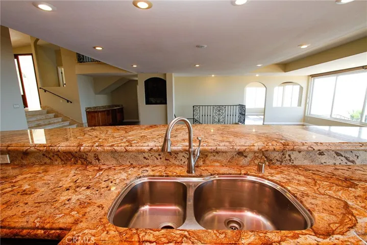 621 Loretta Drive, Laguna Beach, California 92651