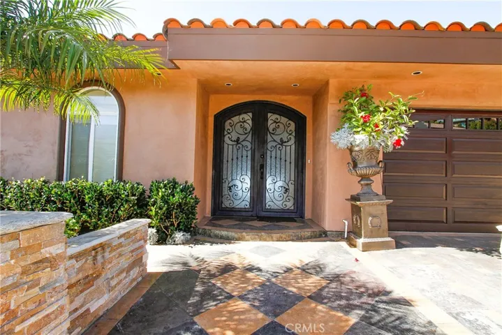 621 Loretta Drive, Laguna Beach, California 92651