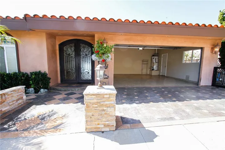 621 Loretta Drive, Laguna Beach, California 92651