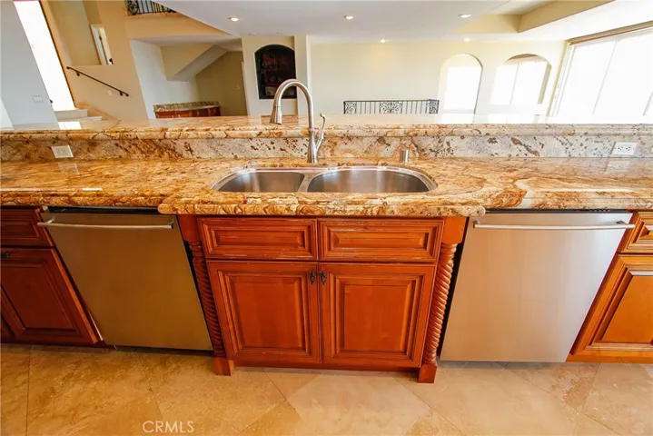 621 Loretta Drive, Laguna Beach, California 92651