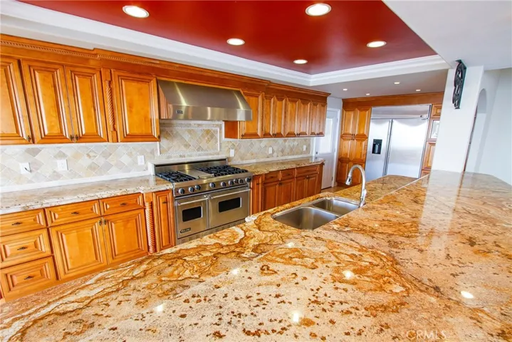 621 Loretta Drive, Laguna Beach, California 92651