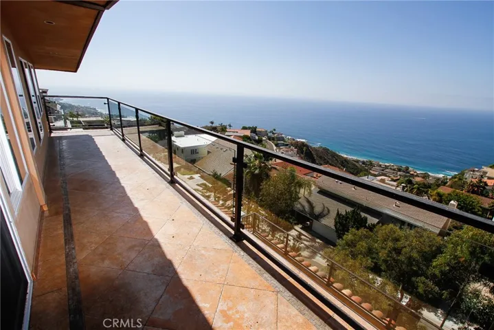 621 Loretta Drive, Laguna Beach, California 92651