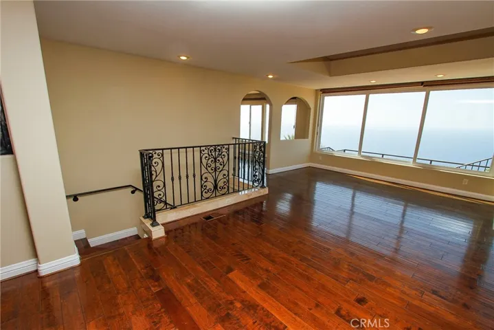 621 Loretta Drive, Laguna Beach, California 92651