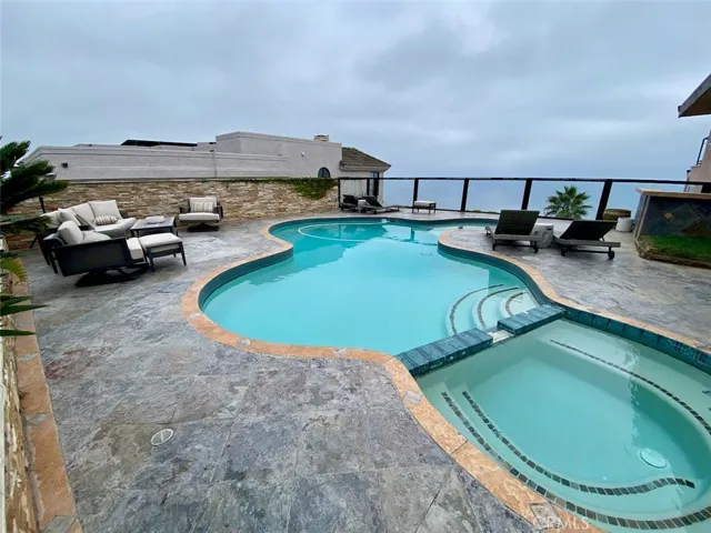 621 Loretta Drive, Laguna Beach, California 92651