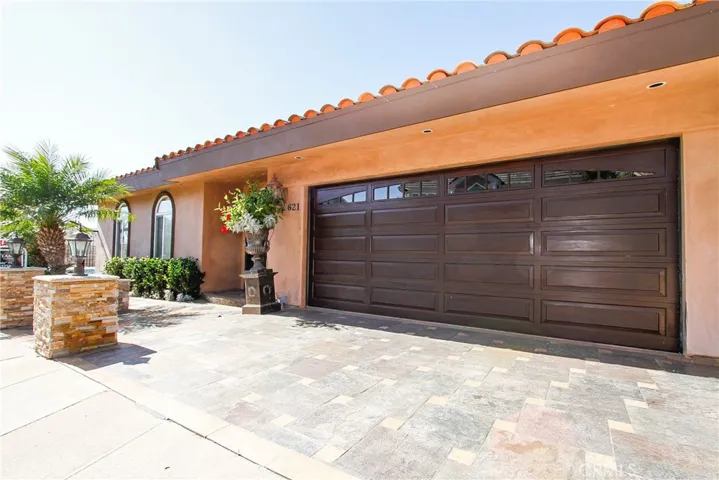 621 Loretta Drive, Laguna Beach, California 92651