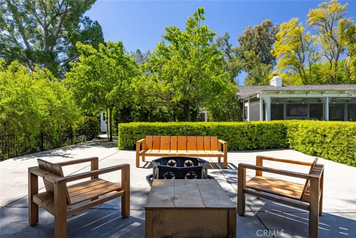 5808 Hilltop Road, Hidden Hills, California 91302