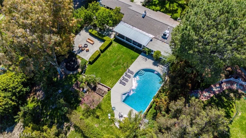5808 Hilltop Road, Hidden Hills, California 91302