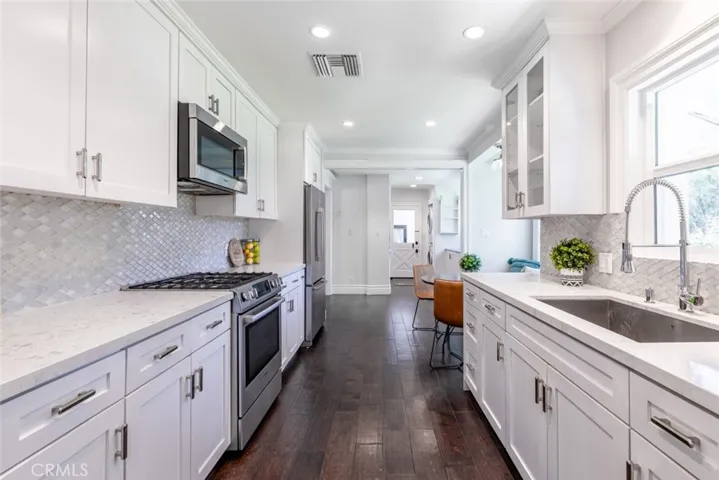 5808 Hilltop Road, Hidden Hills, California 91302