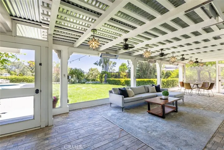 5808 Hilltop Road, Hidden Hills, California 91302