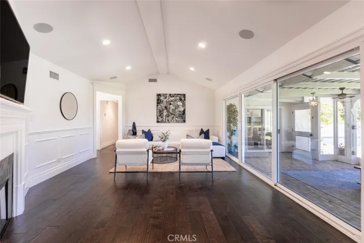 5808 Hilltop Road, Hidden Hills, California 91302