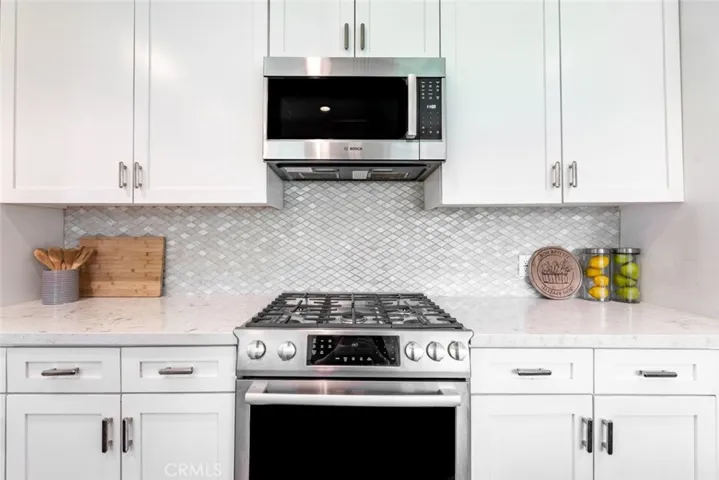 5808 Hilltop Road, Hidden Hills, California 91302