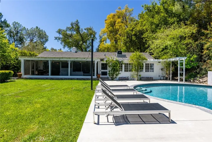 5808 Hilltop Road, Hidden Hills, California 91302