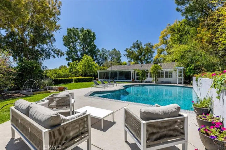 5808 Hilltop Road, Hidden Hills, California 91302