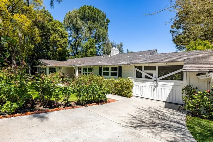 5808 Hilltop Road, Hidden Hills, California 91302