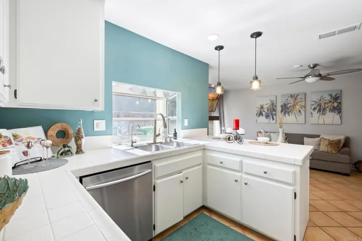 2714 Candlewood Place, Oceanside, California 92056