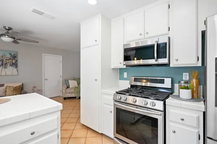 2714 Candlewood Place, Oceanside, California 92056