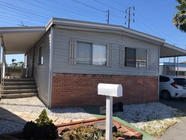 16601 S Garfield Avenue 204, Paramount, California 90723
