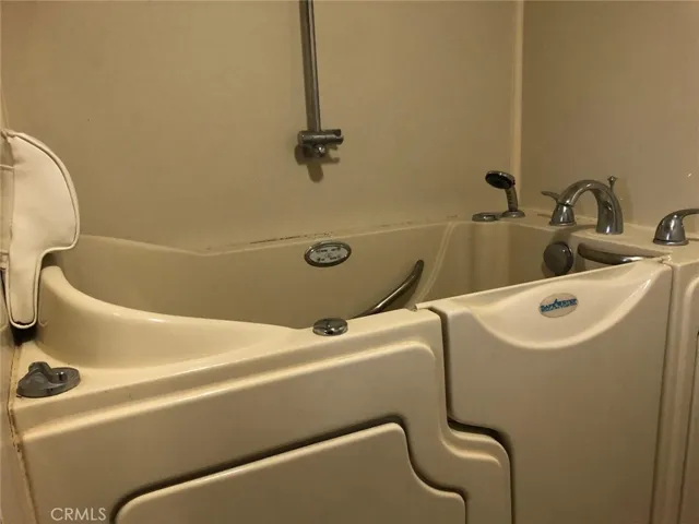 16601 S Garfield Avenue 204, Paramount, California 90723