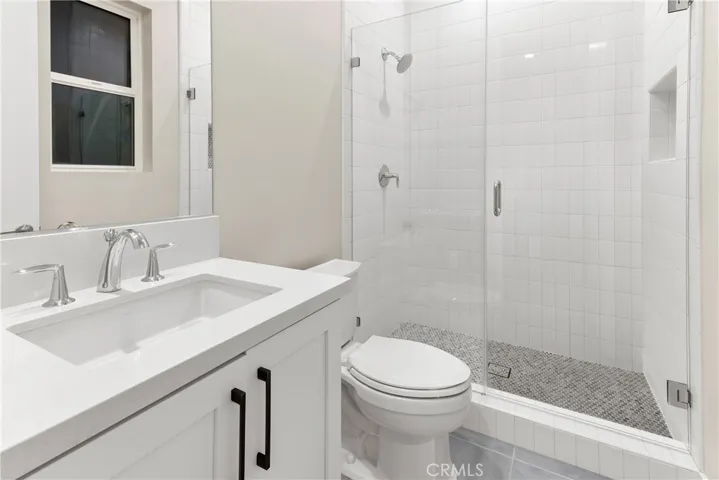 Secondary Bathroom with shower