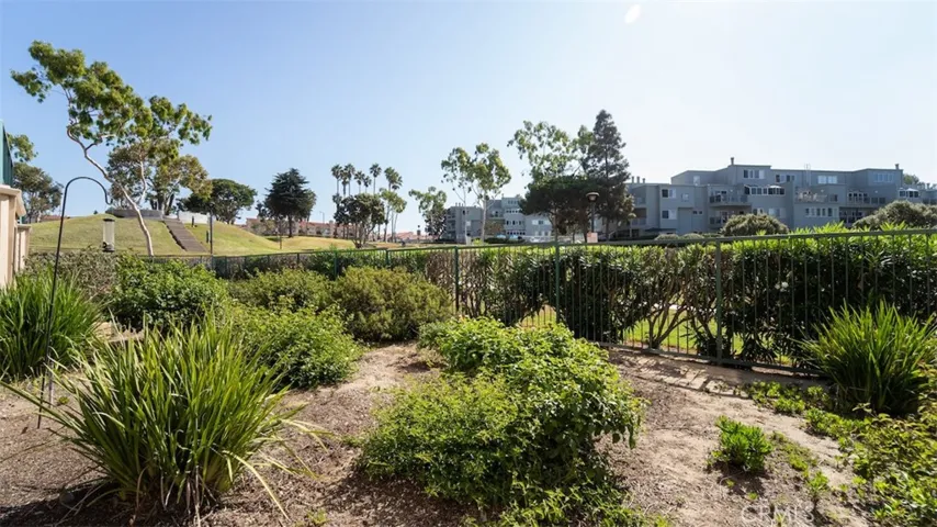 140 The Village 211, Redondo Beach, California 90277