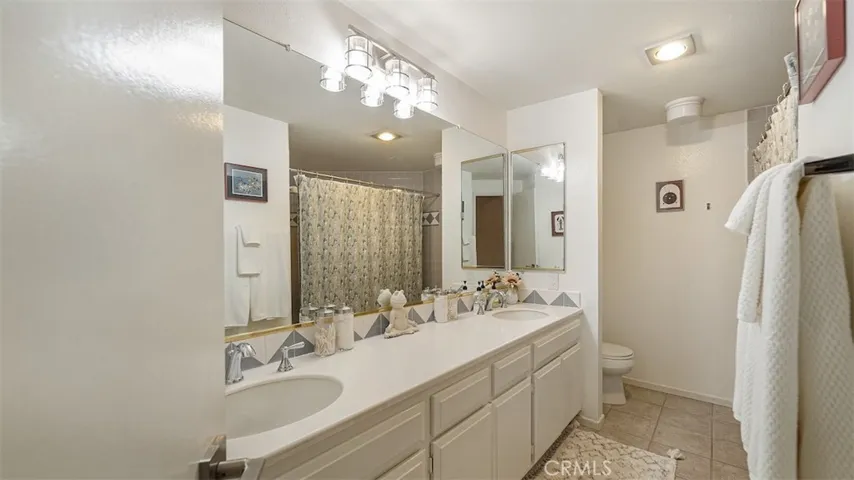 140 The Village 211, Redondo Beach, California 90277
