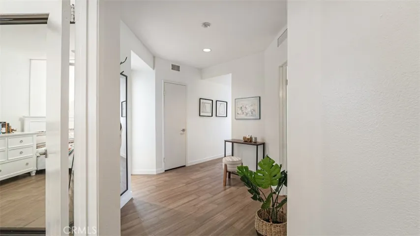 140 The Village 211, Redondo Beach, California 90277