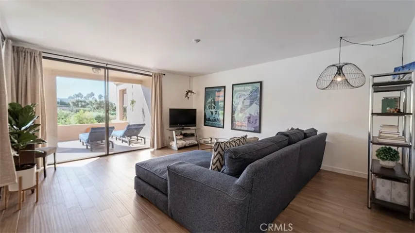 140 The Village 211, Redondo Beach, California 90277