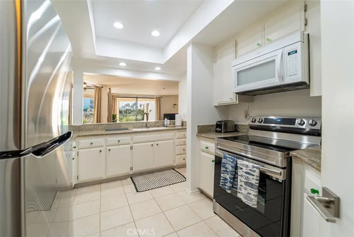 140 The Village 211, Redondo Beach, California 90277