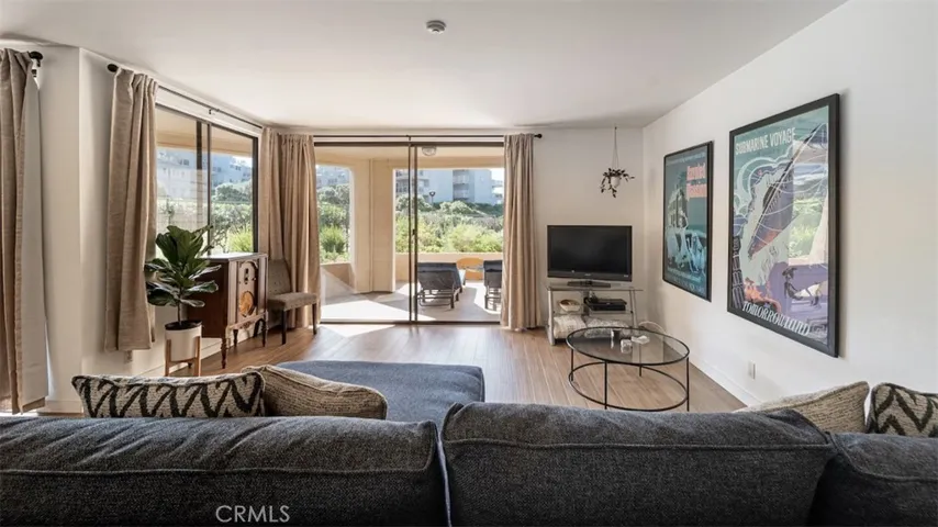 140 The Village 211, Redondo Beach, California 90277