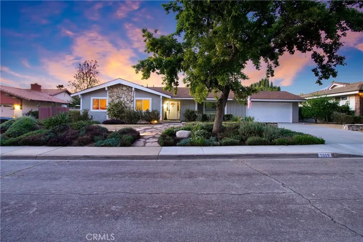 1015 Emory Drive, Claremont, California 91711