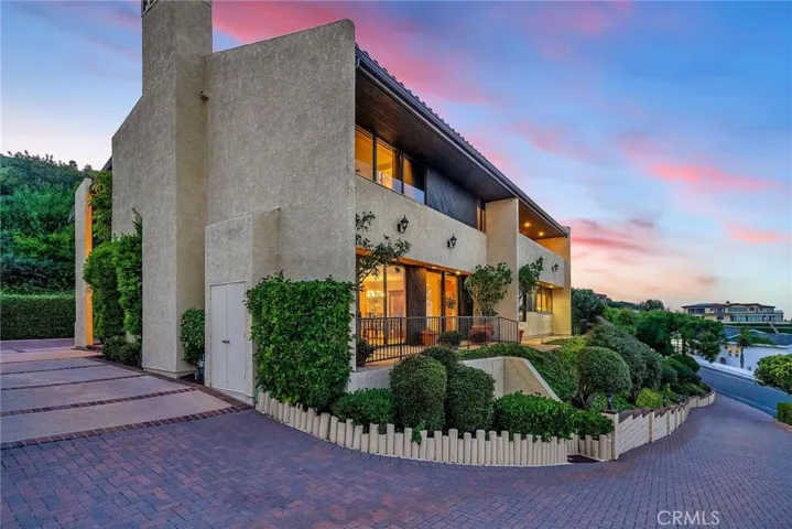 29711 Grandpoint Lane, Rancho Palos Verdes, California 90275