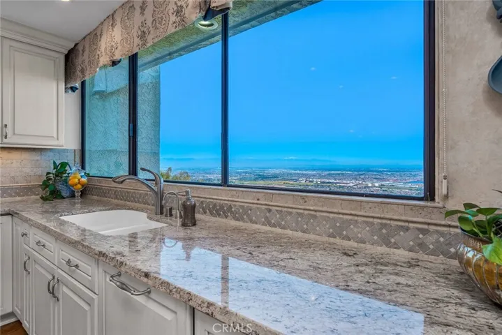 29711 Grandpoint Lane, Rancho Palos Verdes, California 90275