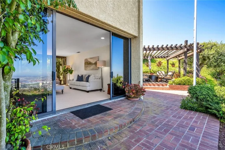 29711 Grandpoint Lane, Rancho Palos Verdes, California 90275