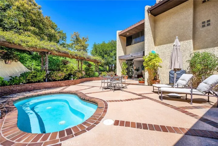 29711 Grandpoint Lane, Rancho Palos Verdes, California 90275