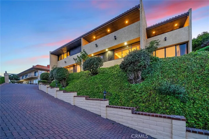 29711 Grandpoint Lane, Rancho Palos Verdes, California 90275