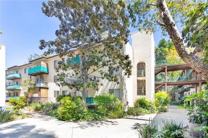 5460 White Oak Avenue K304, Encino, California 91316