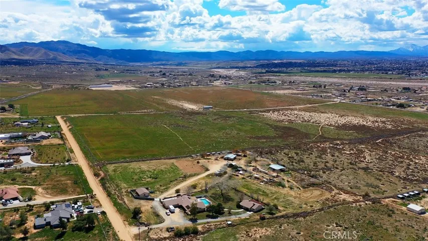 9924 Mockingbird Avenue, Apple Valley, California 92308