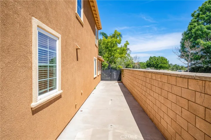 8224 Fieldstream Court, Eastvale, California 92880