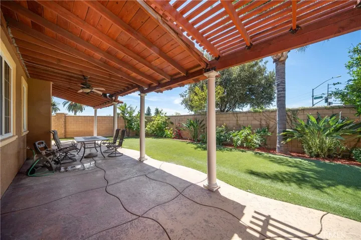 8224 Fieldstream Court, Eastvale, California 92880