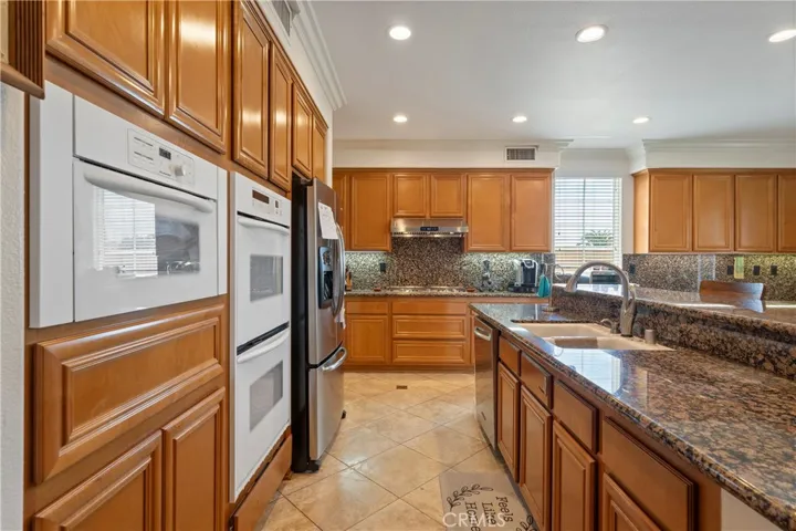 8224 Fieldstream Court, Eastvale, California 92880
