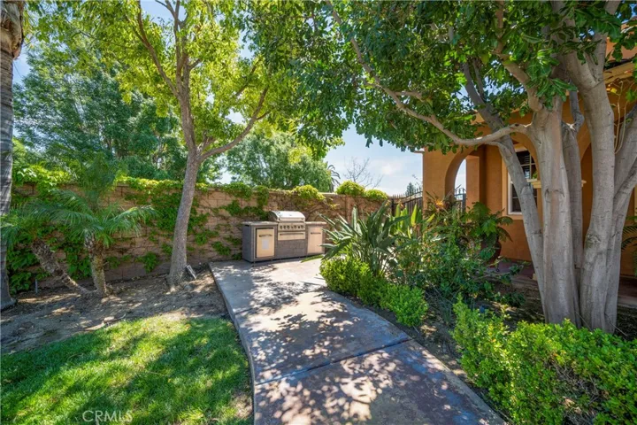 8224 Fieldstream Court, Eastvale, California 92880