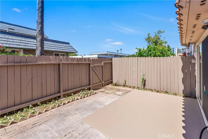 SPACIOUS BACK PATIO