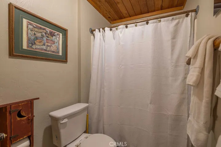 721 Cove Drive, Big Bear, California 92315