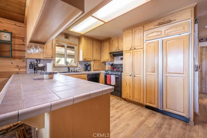 721 Cove Drive, Big Bear, California 92315