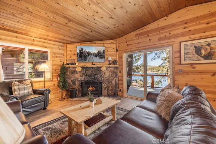 721 Cove Drive, Big Bear, California 92315