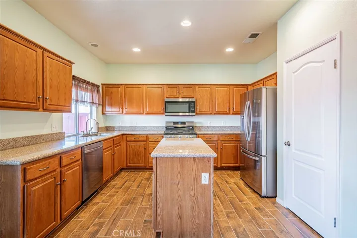 1864 Rue Chablis, San Jacinto, California 92583