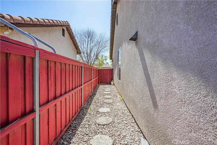 1864 Rue Chablis, San Jacinto, California 92583