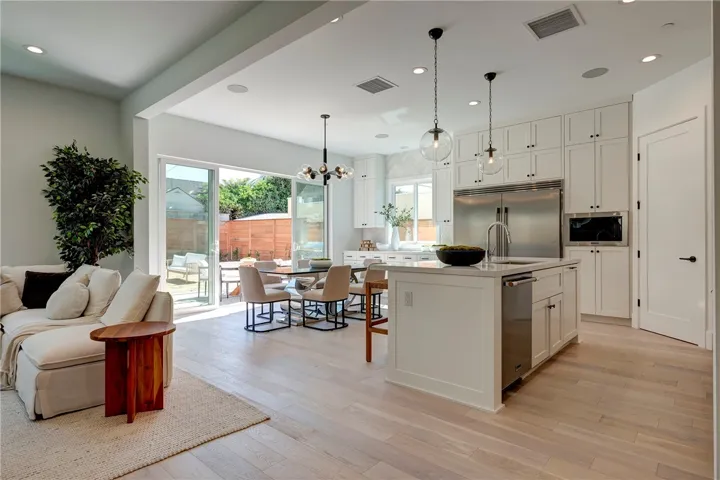2420 Sebald Avenue, Redondo Beach, California 90278